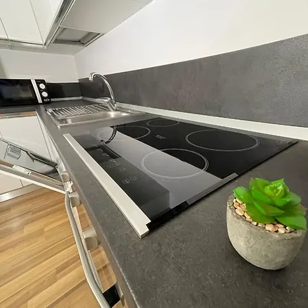 Spacious With Terrace * Milão