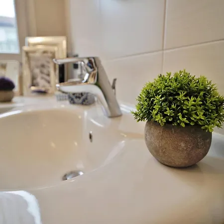 Spacious With Terrace Appartement Milaan